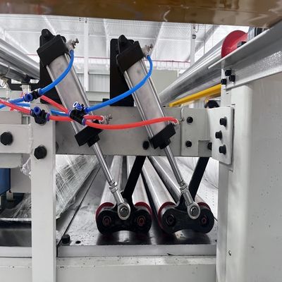 180m / min خط تولید کارتونی دو طرفه با صفحه فشار پنوماتیک و 2 قطعه شیر متناسب